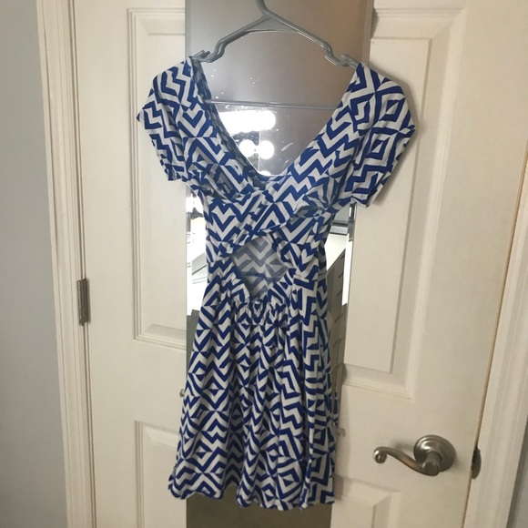 Victoria’s Secret- scoop neck, open back dress - Picture 3 of 4